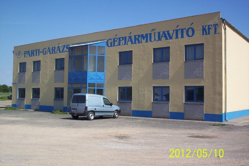 Parti Garázs épülete